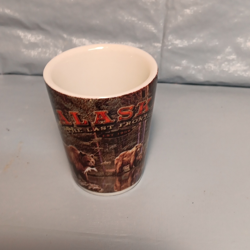 Alaska The Last Frontier Souvenir Milk Glass Shot Glass Grizzly Bear Eagle Moose